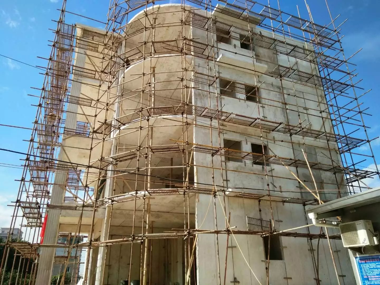 逊克星河绿色环保装配式建材在福建修建的五层别墅建筑